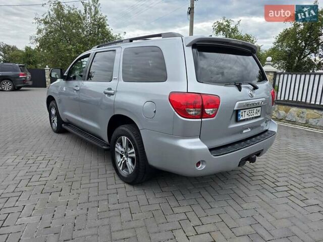 Серый Тойота Секвойя, объемом двигателя 5.7 л и пробегом 167 тыс. км за 31999 $, фото 6 на Automoto.ua