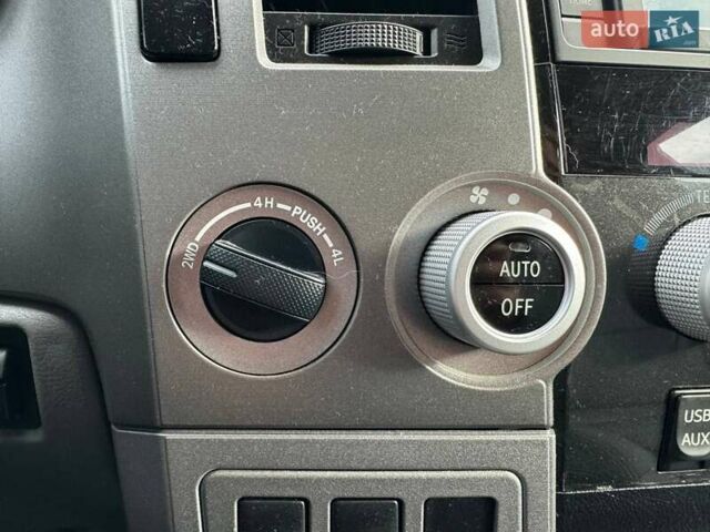 Серый Тойота Секвойя, объемом двигателя 5.66 л и пробегом 228 тыс. км за 27990 $, фото 22 на Automoto.ua