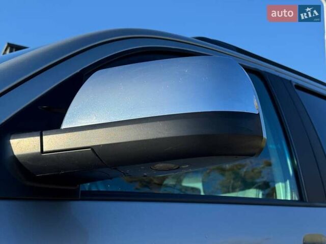 Серый Тойота Секвойя, объемом двигателя 5.66 л и пробегом 220 тыс. км за 32000 $, фото 17 на Automoto.ua