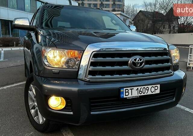 Серый Тойота Секвойя, объемом двигателя 5.7 л и пробегом 171 тыс. км за 32500 $, фото 10 на Automoto.ua