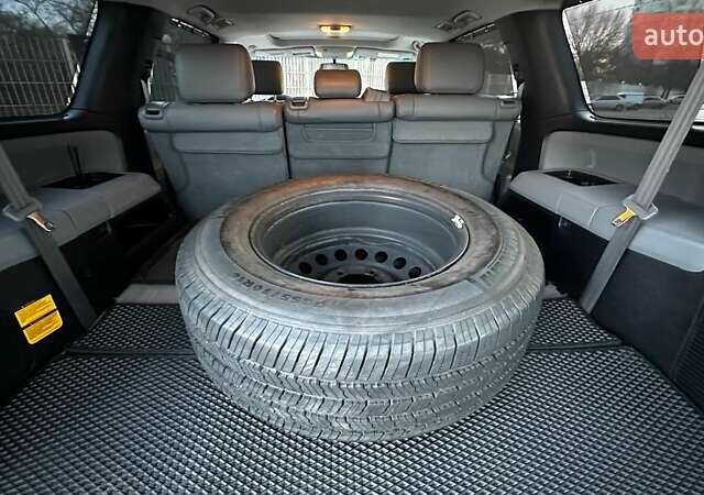 Серый Тойота Секвойя, объемом двигателя 5.7 л и пробегом 171 тыс. км за 32500 $, фото 14 на Automoto.ua