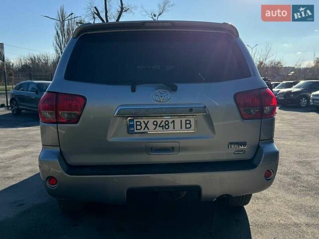 Серый Тойота Секвойя, объемом двигателя 5.66 л и пробегом 220 тыс. км за 32000 $, фото 7 на Automoto.ua