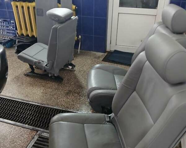 Серый Тойота Секвойя, объемом двигателя 5.7 л и пробегом 171 тыс. км за 32500 $, фото 43 на Automoto.ua