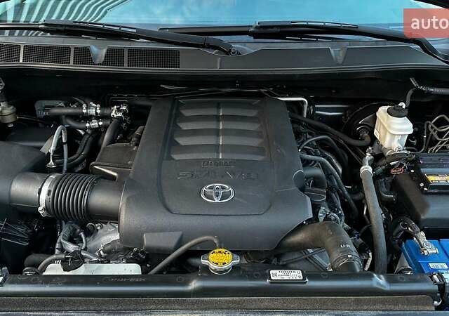 Серый Тойота Секвойя, объемом двигателя 5.7 л и пробегом 171 тыс. км за 32500 $, фото 38 на Automoto.ua