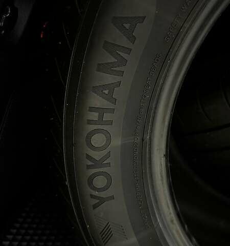 Серый Тойота Секвойя, объемом двигателя 5.7 л и пробегом 171 тыс. км за 32500 $, фото 33 на Automoto.ua