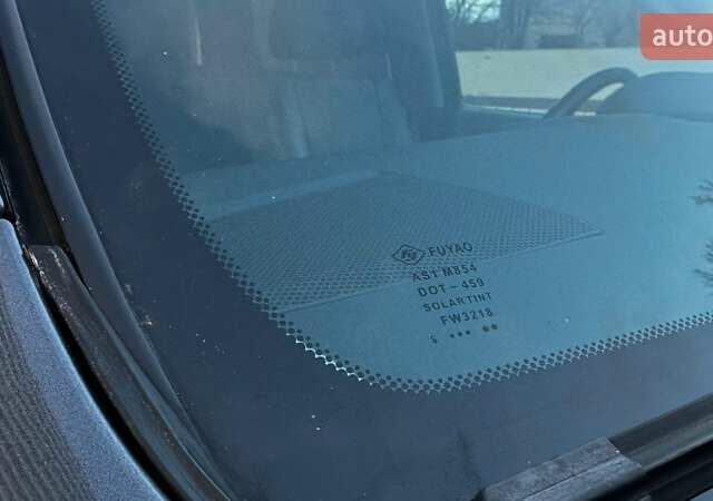 Серый Тойота Секвойя, объемом двигателя 5.7 л и пробегом 171 тыс. км за 32500 $, фото 12 на Automoto.ua