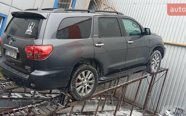 Серый Тойота Секвойя, объемом двигателя 5.7 л и пробегом 171 тыс. км за 32500 $, фото 47 на Automoto.ua