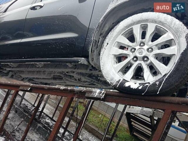 Серый Тойота Секвойя, объемом двигателя 5.7 л и пробегом 171 тыс. км за 32500 $, фото 48 на Automoto.ua