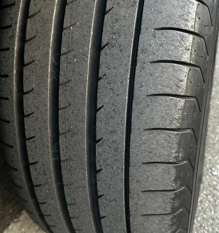 Серый Тойота Секвойя, объемом двигателя 5.7 л и пробегом 171 тыс. км за 32500 $, фото 13 на Automoto.ua