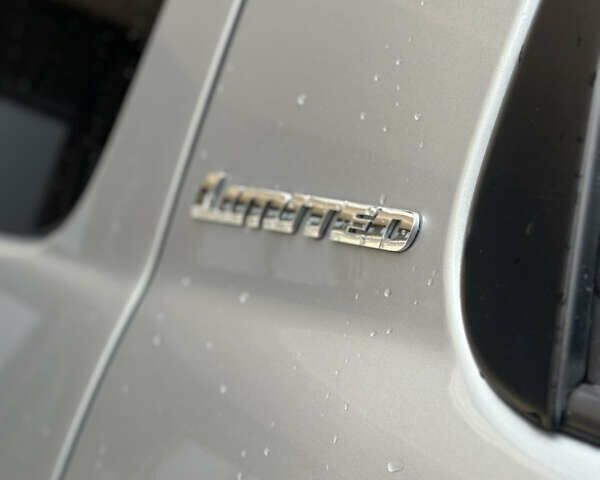 Серый Тойота Секвойя, объемом двигателя 5.69 л и пробегом 208 тыс. км за 30000 $, фото 9 на Automoto.ua