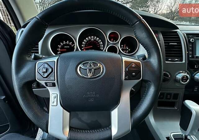 Серый Тойота Секвойя, объемом двигателя 5.7 л и пробегом 171 тыс. км за 32500 $, фото 26 на Automoto.ua