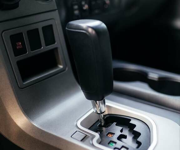 Серый Тойота Секвойя, объемом двигателя 5.66 л и пробегом 160 тыс. км за 32999 $, фото 10 на Automoto.ua