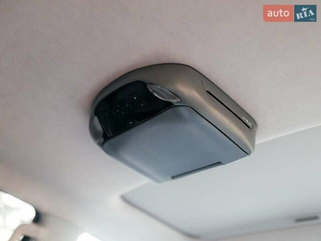 Серый Тойота Секвойя, объемом двигателя 5.66 л и пробегом 160 тыс. км за 32999 $, фото 27 на Automoto.ua