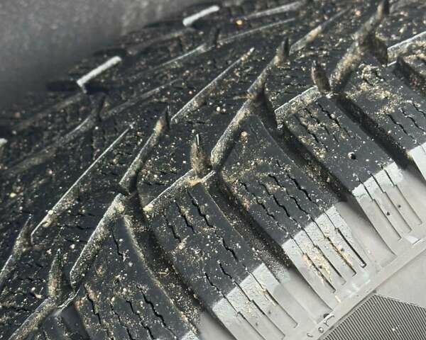 Серый Тойота Секвойя, объемом двигателя 5.7 л и пробегом 171 тыс. км за 32900 $, фото 13 на Automoto.ua