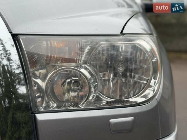 Серый Тойота Секвойя, объемом двигателя 5.7 л и пробегом 171 тыс. км за 32900 $, фото 9 на Automoto.ua