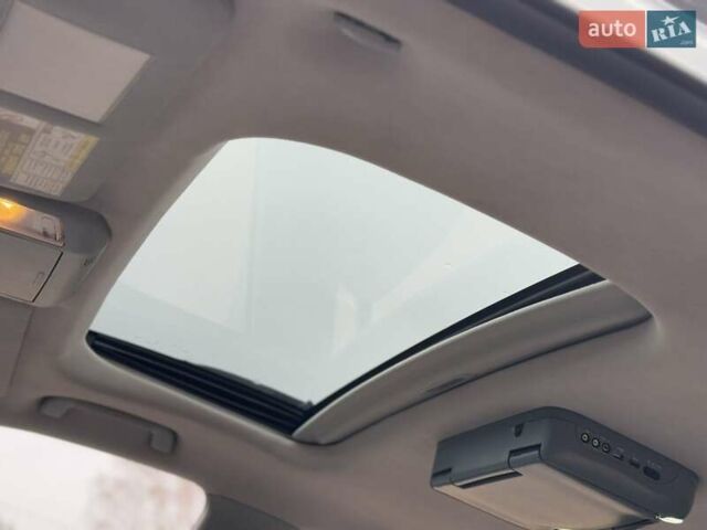 Серый Тойота Секвойя, объемом двигателя 5.7 л и пробегом 171 тыс. км за 32900 $, фото 20 на Automoto.ua