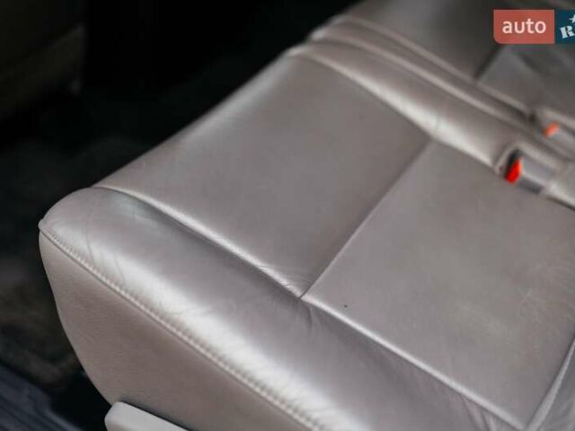 Серый Тойота Секвойя, объемом двигателя 5.66 л и пробегом 160 тыс. км за 32999 $, фото 29 на Automoto.ua