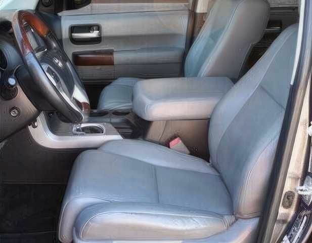 Сірий Тойота Секвойя, об'ємом двигуна 5.7 л та пробігом 62 тис. км за 12500 $, фото 8 на Automoto.ua