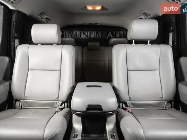 Серый Тойота Секвойя, объемом двигателя 5.66 л и пробегом 48 тыс. км за 49500 $, фото 16 на Automoto.ua
