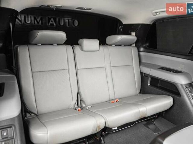 Серый Тойота Секвойя, объемом двигателя 5.66 л и пробегом 48 тыс. км за 49500 $, фото 11 на Automoto.ua