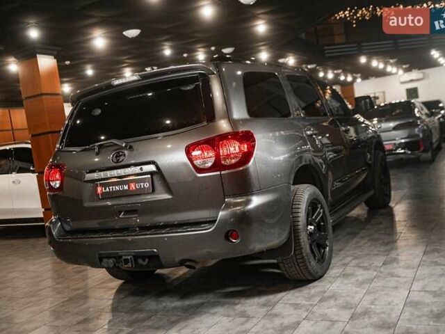 Серый Тойота Секвойя, объемом двигателя 5.66 л и пробегом 48 тыс. км за 49500 $, фото 52 на Automoto.ua
