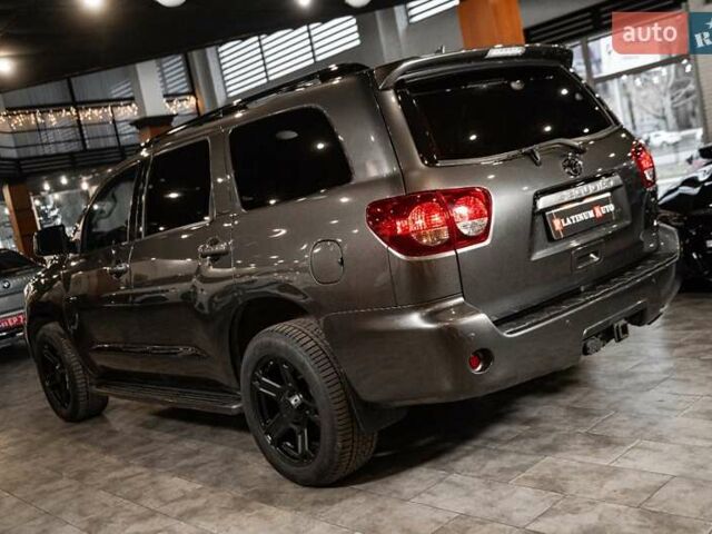 Серый Тойота Секвойя, объемом двигателя 5.66 л и пробегом 48 тыс. км за 49500 $, фото 57 на Automoto.ua