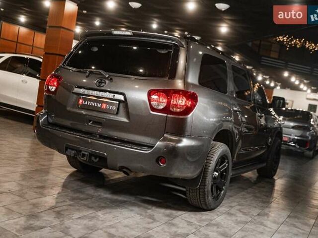 Серый Тойота Секвойя, объемом двигателя 5.66 л и пробегом 48 тыс. км за 49500 $, фото 53 на Automoto.ua