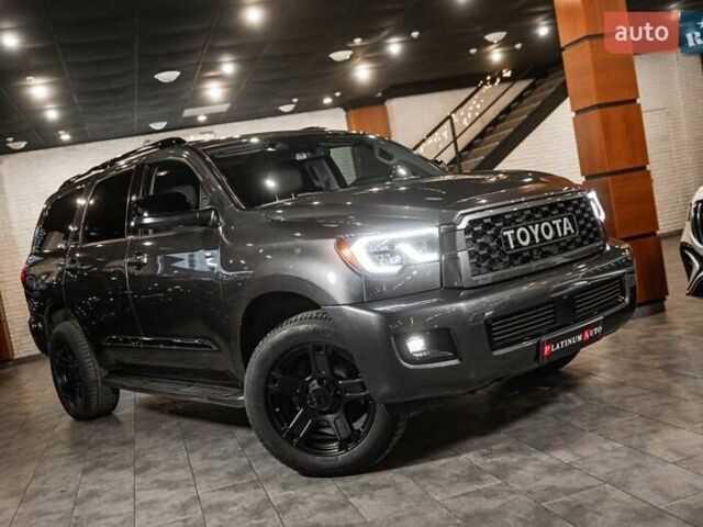 Серый Тойота Секвойя, объемом двигателя 5.66 л и пробегом 48 тыс. км за 49500 $, фото 14 на Automoto.ua