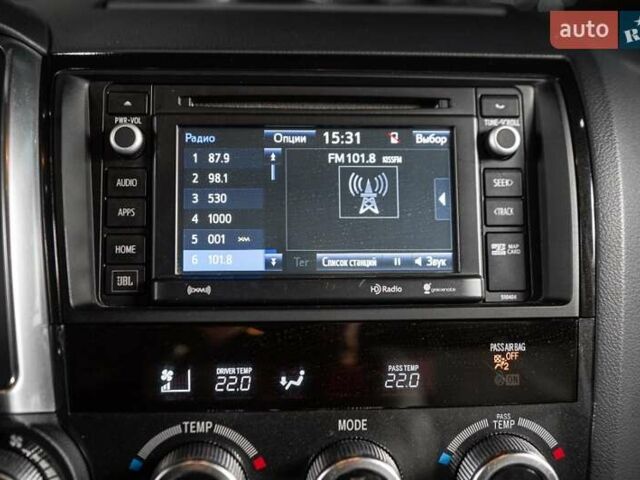 Серый Тойота Секвойя, объемом двигателя 5.66 л и пробегом 48 тыс. км за 49500 $, фото 49 на Automoto.ua