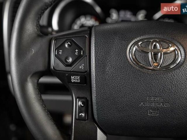 Серый Тойота Секвойя, объемом двигателя 5.66 л и пробегом 48 тыс. км за 49500 $, фото 30 на Automoto.ua