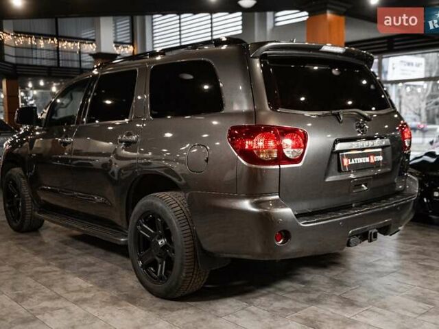 Серый Тойота Секвойя, объемом двигателя 5.66 л и пробегом 48 тыс. км за 49500 $, фото 55 на Automoto.ua