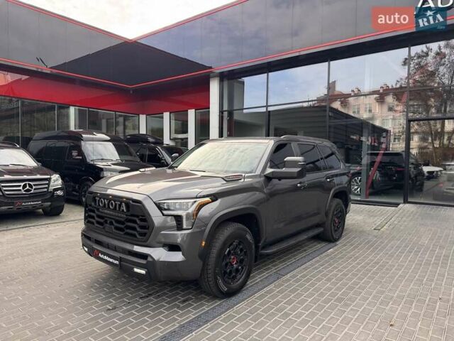 Серый Тойота Секвойя, объемом двигателя 3.45 л и пробегом 34 тыс. км за 109900 $, фото 2 на Automoto.ua