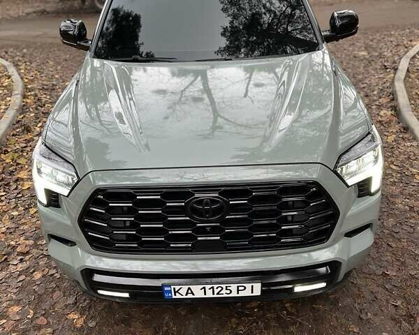 Серый Тойота Секвойя, объемом двигателя 3.45 л и пробегом 3 тыс. км за 105000 $, фото 6 на Automoto.ua