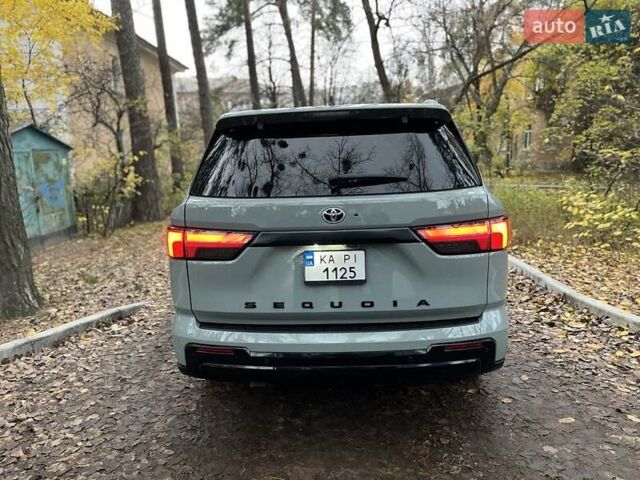Серый Тойота Секвойя, объемом двигателя 3.45 л и пробегом 3 тыс. км за 105000 $, фото 12 на Automoto.ua