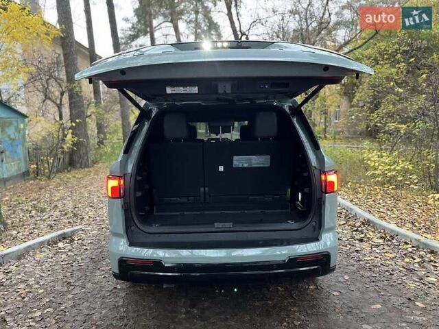 Серый Тойота Секвойя, объемом двигателя 3.45 л и пробегом 3 тыс. км за 105000 $, фото 31 на Automoto.ua