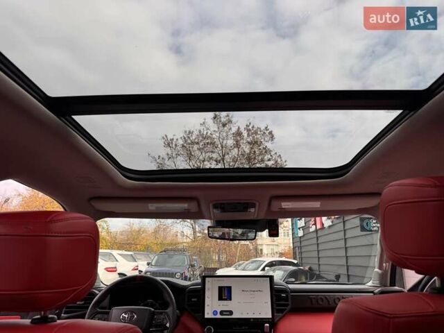 Серый Тойота Секвойя, объемом двигателя 3.45 л и пробегом 34 тыс. км за 109900 $, фото 19 на Automoto.ua