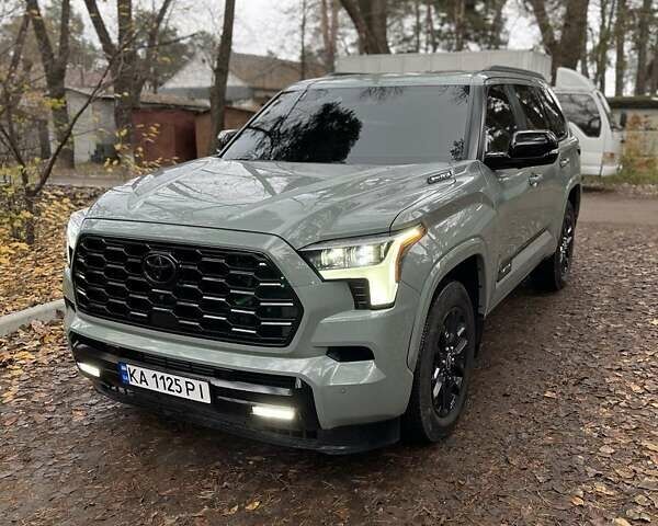 Серый Тойота Секвойя, объемом двигателя 3.45 л и пробегом 3 тыс. км за 105000 $, фото 7 на Automoto.ua