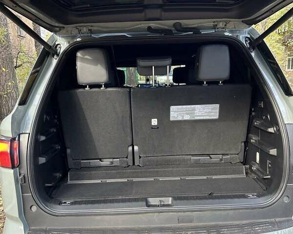 Серый Тойота Секвойя, объемом двигателя 3.45 л и пробегом 3 тыс. км за 105000 $, фото 23 на Automoto.ua