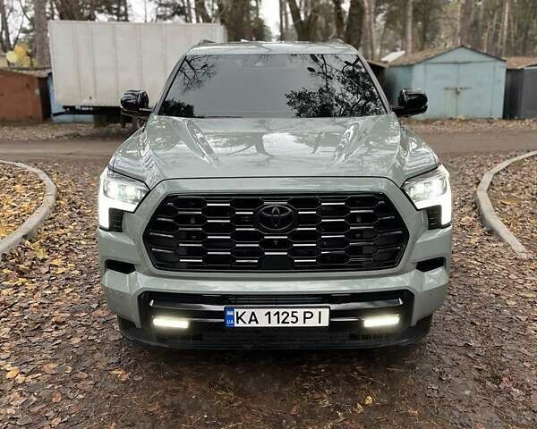 Серый Тойота Секвойя, объемом двигателя 3.45 л и пробегом 3 тыс. км за 105000 $, фото 8 на Automoto.ua