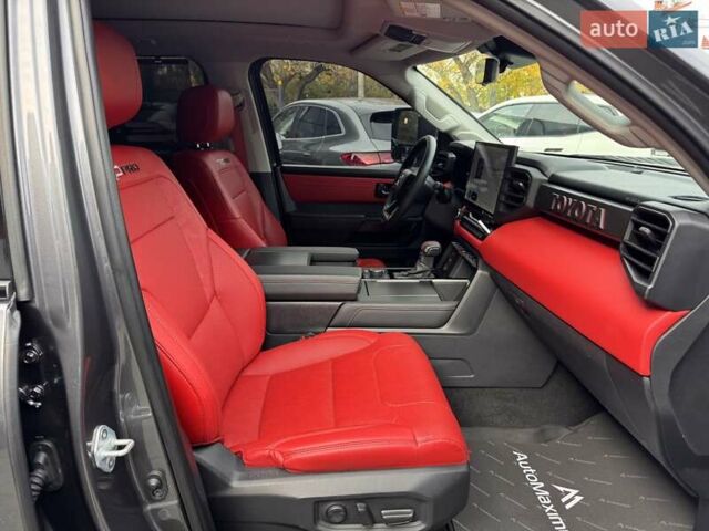 Серый Тойота Секвойя, объемом двигателя 3.45 л и пробегом 34 тыс. км за 109900 $, фото 16 на Automoto.ua