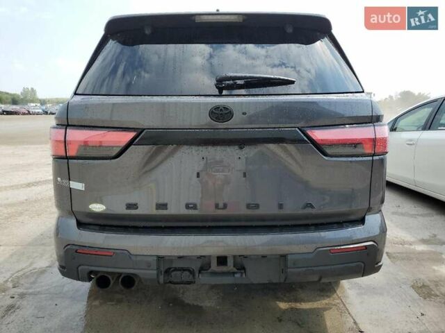 Серый Тойота Секвойя, объемом двигателя 0 л и пробегом 52 тыс. км за 91000 $, фото 5 на Automoto.ua