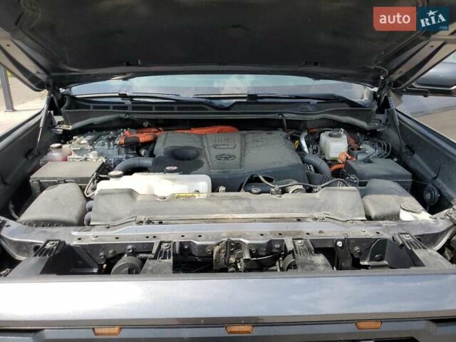 Серый Тойота Секвойя, объемом двигателя 0 л и пробегом 52 тыс. км за 91000 $, фото 11 на Automoto.ua