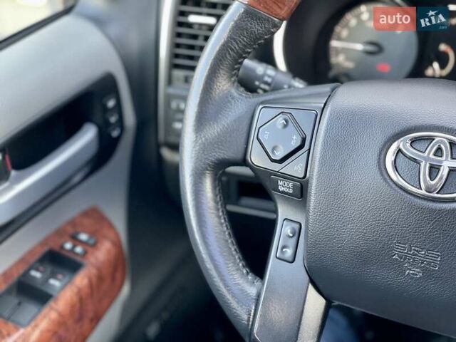 Синій Тойота Секвойя, об'ємом двигуна 5.7 л та пробігом 127 тис. км за 47000 $, фото 26 на Automoto.ua