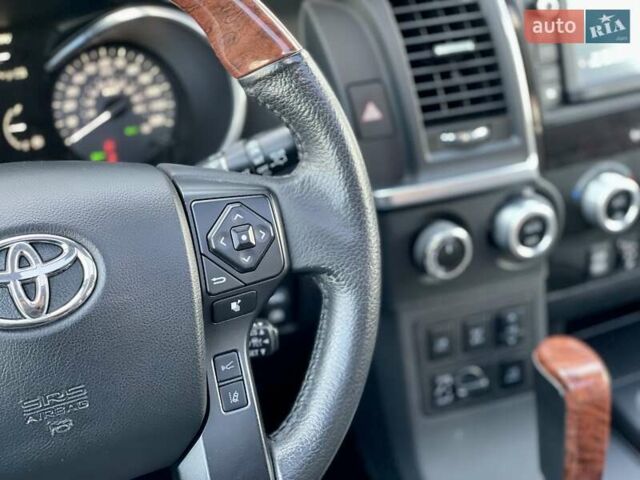 Синій Тойота Секвойя, об'ємом двигуна 5.7 л та пробігом 127 тис. км за 47000 $, фото 27 на Automoto.ua