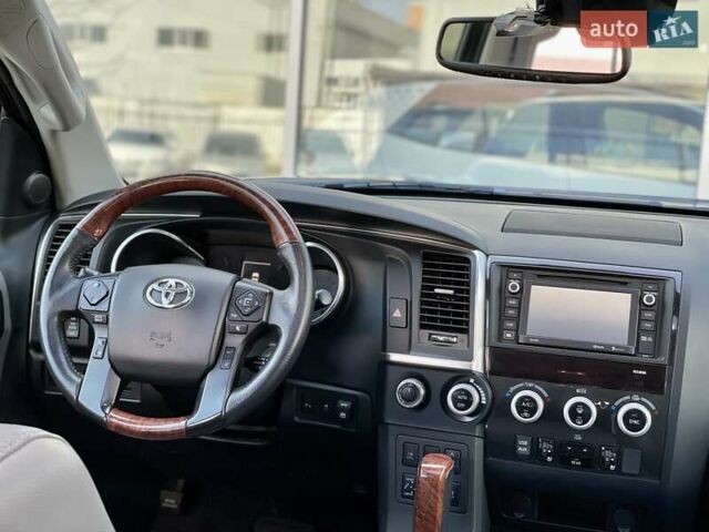 Синій Тойота Секвойя, об'ємом двигуна 5.7 л та пробігом 127 тис. км за 47000 $, фото 23 на Automoto.ua
