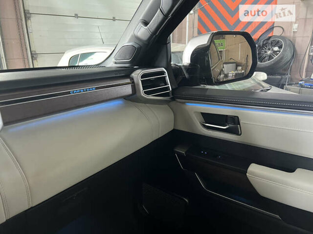 Синий Тойота Секвойя, объемом двигателя 3.45 л и пробегом 13 тыс. км за 97000 $, фото 8 на Automoto.ua