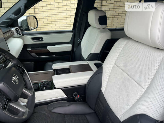 Синий Тойота Секвойя, объемом двигателя 3.45 л и пробегом 13 тыс. км за 97000 $, фото 3 на Automoto.ua