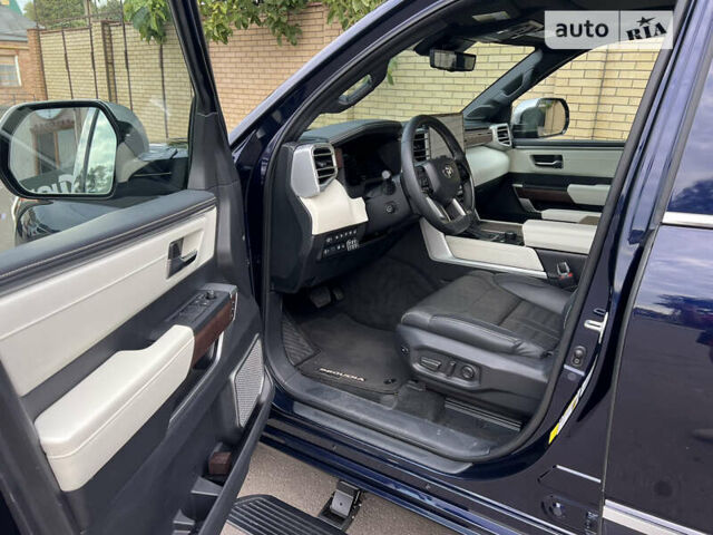 Синий Тойота Секвойя, объемом двигателя 3.45 л и пробегом 13 тыс. км за 97000 $, фото 4 на Automoto.ua