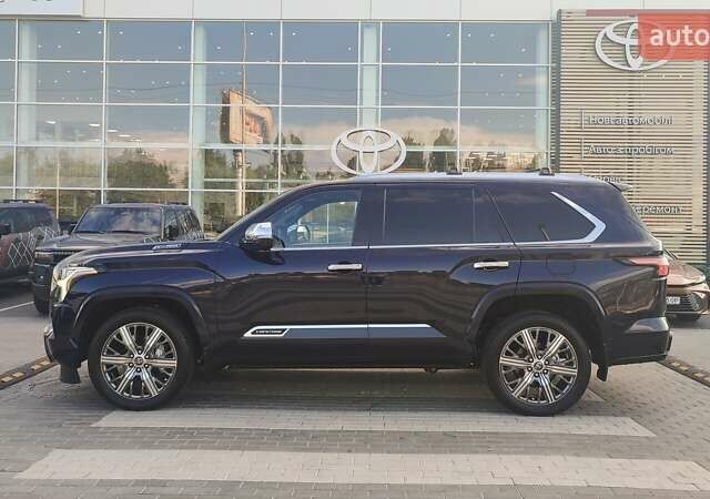 Синий Тойота Секвойя, объемом двигателя 3.45 л и пробегом 1 тыс. км за 149636 $, фото 2 на Automoto.ua