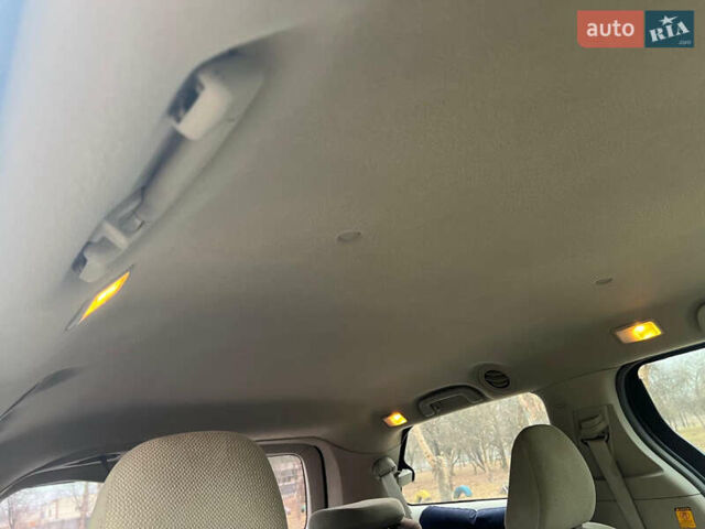 Белый Тойота Сиенна, объемом двигателя 2.7 л и пробегом 195 тыс. км за 13500 $, фото 15 на Automoto.ua